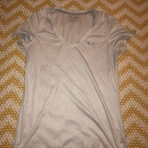 white under armour t shirt